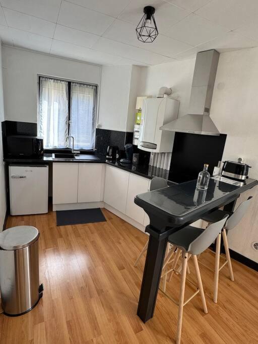 Luxury Room - Havre De Paix Avec Jacuzzi Prive Bar-le-Duc Kültér fotó
